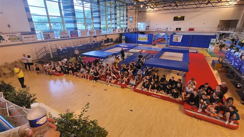 Compétition de trampoline au club Los Sautaprats à Nay